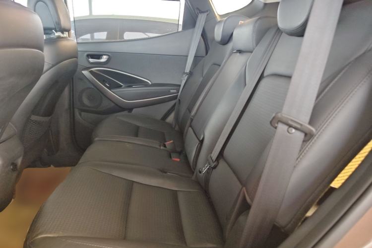 Used Hyundai Santa Fe 2013 Revised Version 2.4L Automatic All-Wheel Drive Smart Type Left Rear Seat