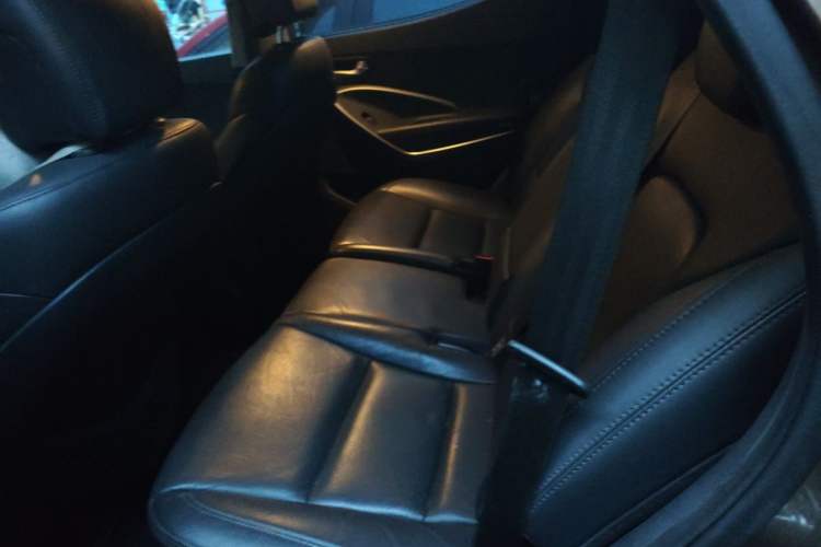 Used Hyundai Santa Fe 2013 Revised Version 2.4L Automatic All-Wheel Drive Smart Type Left Rear Seat