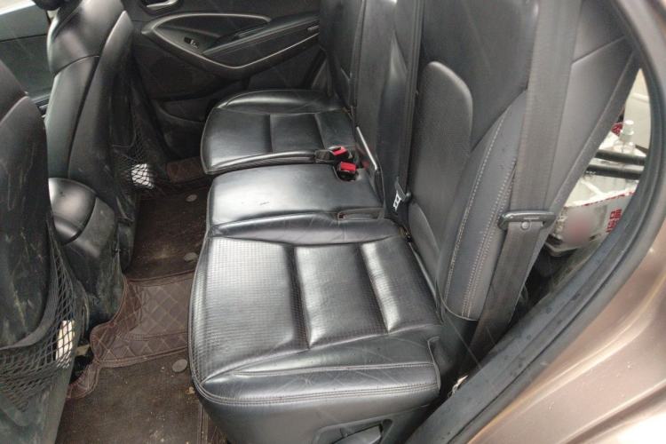 Used Hyundai Santa Fe 2013 2.4L Automatic Two-Wheel Drive Smart Version Left Rear Seat