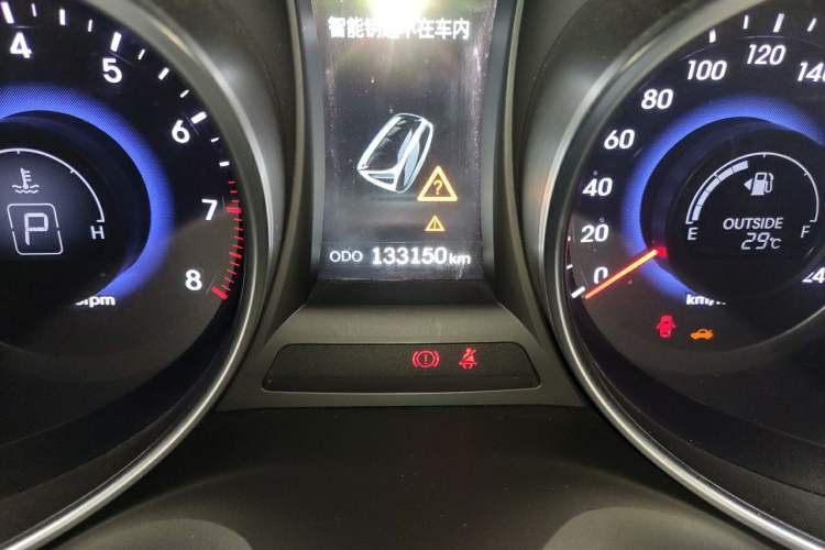 Used Hyundai Santa Fe 2013 Revised Version 2.0T Automatic All-Wheel Drive Top-Tier Trim Odometer Close Up