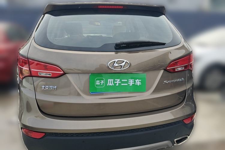 Used Hyundai Santa Fe 2013 2.4L Automatic Two-Wheel Drive Smart Version Rear