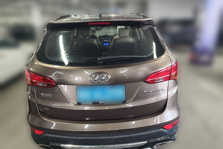Used Hyundai Santa Fe 2013 2.4L Automatic Two-Wheel Drive Smart Version Rear