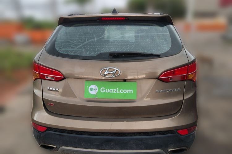 Used Hyundai Santa Fe 2013 2.4L Automatic Two-Wheel Drive Smart Version Rear