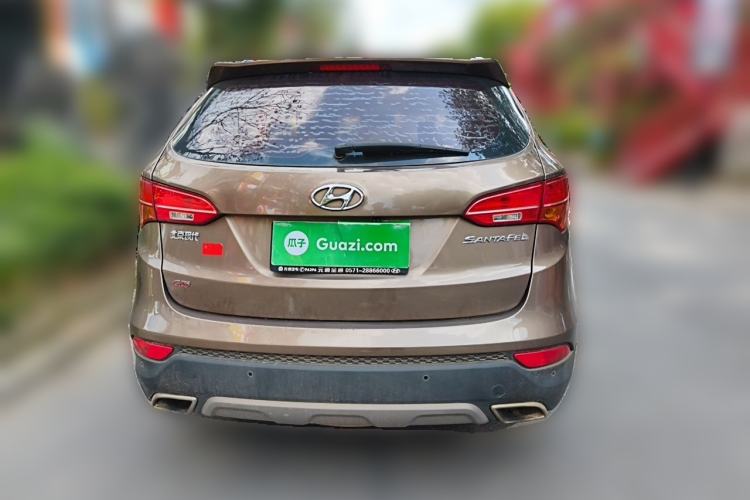 Used Hyundai Santa Fe 2013 2.4L Automatic Two-Wheel Drive Smart Version Rear