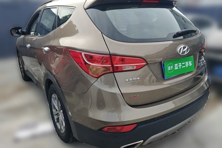 Used Hyundai Santa Fe 2013 2.4L Automatic Two-Wheel Drive Smart Version Rear Left 45 Deg