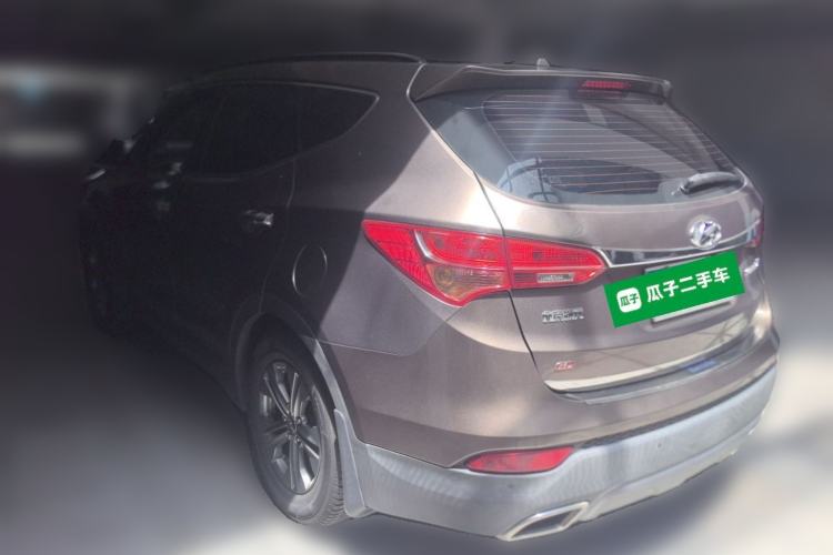Used Hyundai Santa Fe 2013 2.4L Automatic Two-Wheel Drive Smart Version Rear Left 45 Deg
