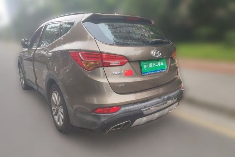 Used Hyundai Santa Fe 2013 2.0T Automatic All-Wheel Drive Top Trim Rear Left 45 Deg