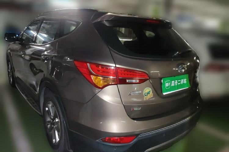 Used Hyundai Santa Fe 2013 Revised Version 2.0T Automatic All-Wheel Drive Top-Tier Trim Rear Left 45 Deg