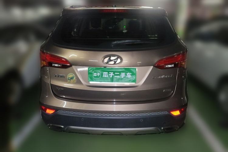 Used Hyundai Santa Fe 2013 Revised Version 2.0T Automatic All-Wheel Drive Top-Tier Trim Rear