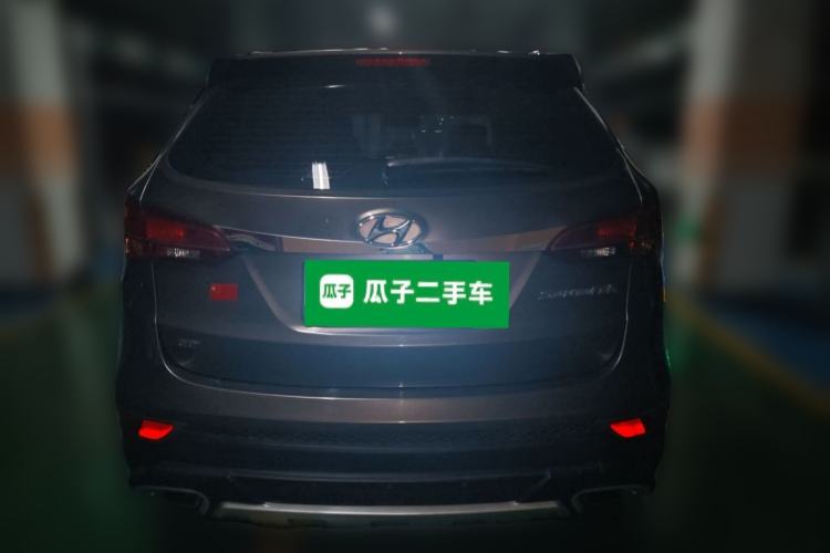 Used Hyundai Santa Fe 2013 2.4L Automatic Two-Wheel Drive Smart Version Rear