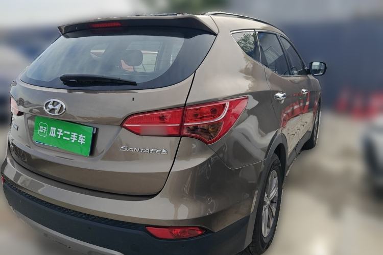 Used Hyundai Santa Fe 2013 2.4L Automatic Two-Wheel Drive Smart Version Rear Right 45 Deg
