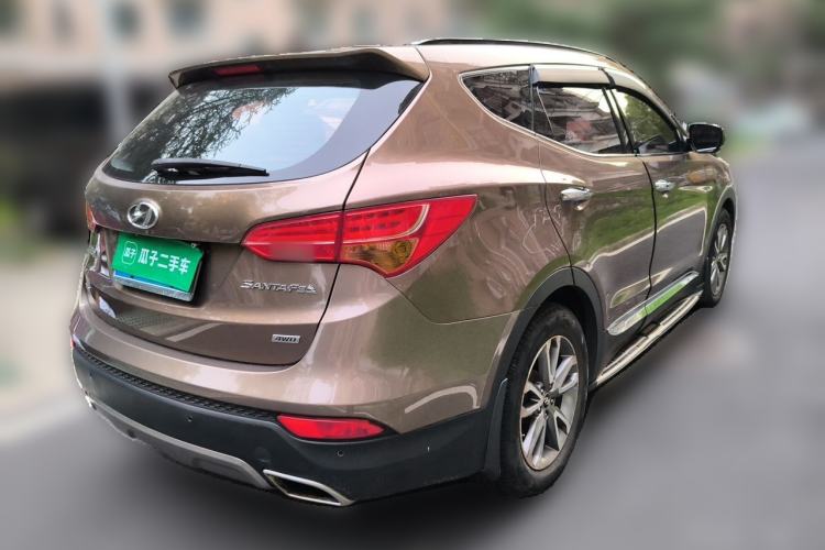 Used Hyundai Santa Fe 2013 2.0T Automatic All-Wheel Drive Prestige Version Rear Right 45 Deg