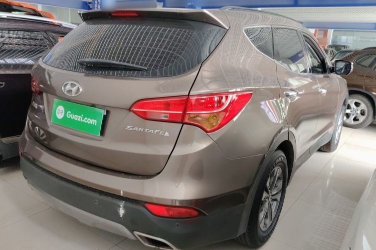 Used Hyundai Santa Fe 2013 2.4L Automatic Two-Wheel Drive Smart Version Rear Right 45 Deg