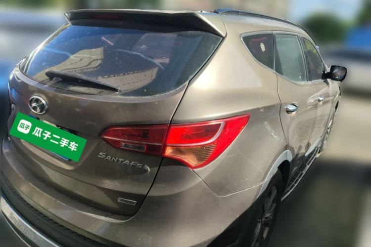 Used Hyundai Santa Fe 2013 2.4L Automatic 4x4 Smart Version Rear Right 45 Deg