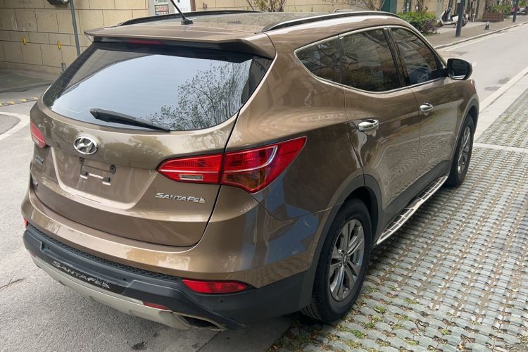 Used Hyundai Santa Fe 2013 2.4L Automatic Two-Wheel Drive Smart Version Rear Right 45 Deg