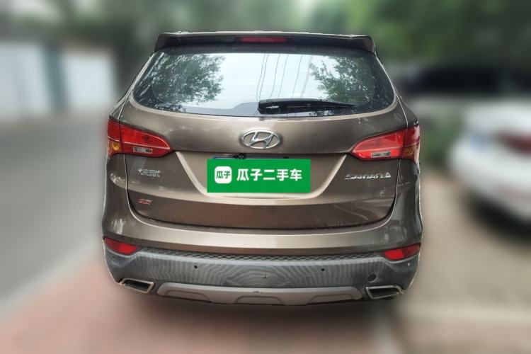 Used Hyundai Santa Fe 2013 2.4L Automatic Two-Wheel Drive Smart Version Rear