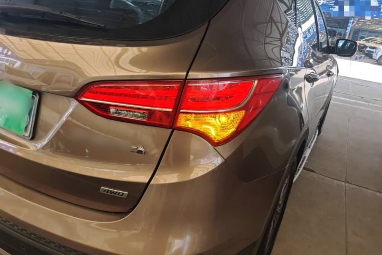 Used Hyundai Santa Fe 2013 Revised Version 2.4L Automatic All-Wheel Drive Smart Type Right Rear Taillight