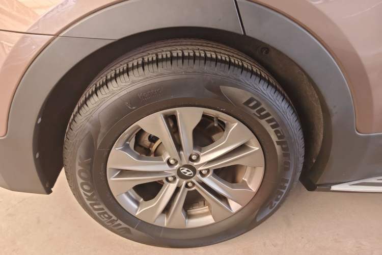 Used Hyundai Santa Fe 2013 Revised Version 2.4L Automatic All-Wheel Drive Smart Type Right Rear Wheel Hub