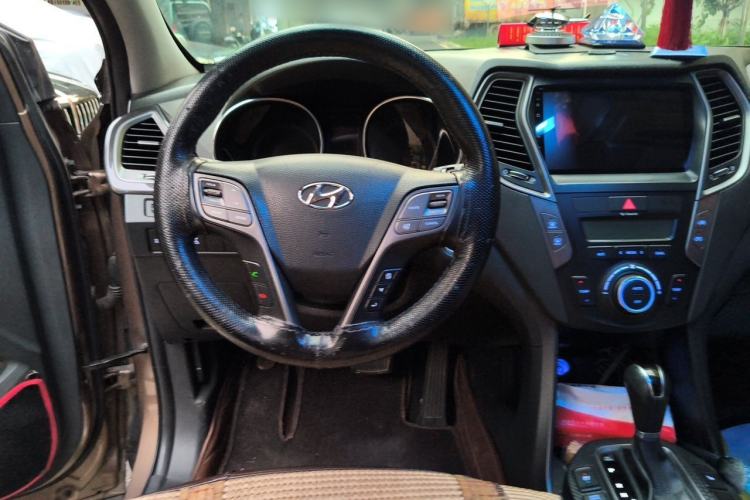Used Hyundai Santa Fe 2013 2.0T Automatic All-Wheel Drive Prestige Version Steering Wheel