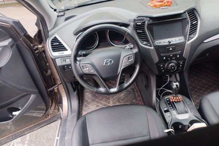 Used Hyundai Santa Fe 2013 2.4L Automatic 2WD Comfort Edition Steering Wheel