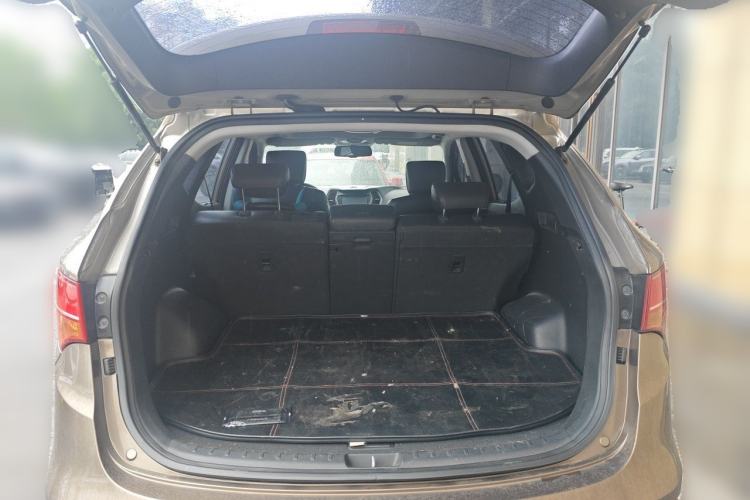 Used Hyundai Santa Fe 2013 2.4L Automatic Two-Wheel Drive Smart Version Trunk