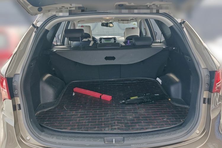 Used Hyundai Santa Fe 2013 2.4L Automatic Two-Wheel Drive Smart Version Trunk