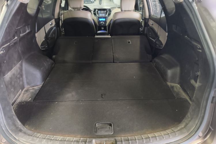Used Hyundai Santa Fe 2013 2.4L Automatic Two-Wheel Drive Smart Version Trunk