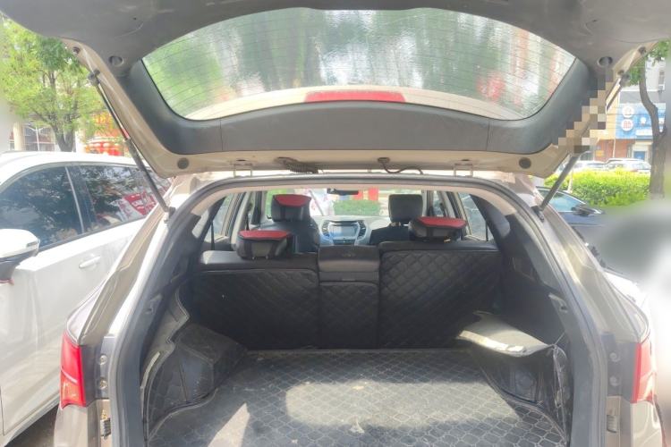 Used Hyundai Santa Fe 2013 2.4L Automatic Two-Wheel Drive Smart Version Trunk