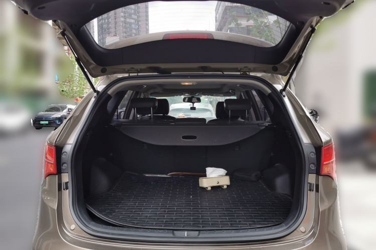 Used Hyundai Santa Fe 2013 2.4L Automatic Two-Wheel Drive Smart Version Trunk