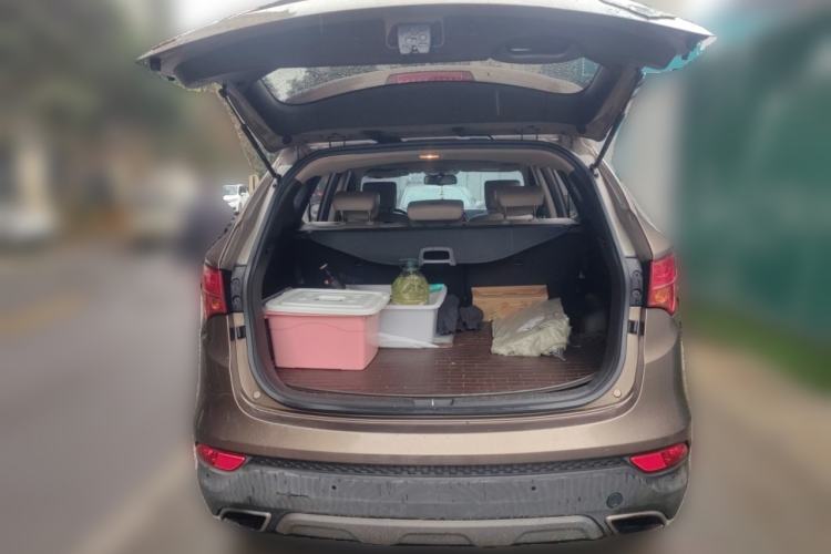 Used Hyundai Santa Fe 2013 2.4L Automatic Two-Wheel Drive Smart Version Trunk