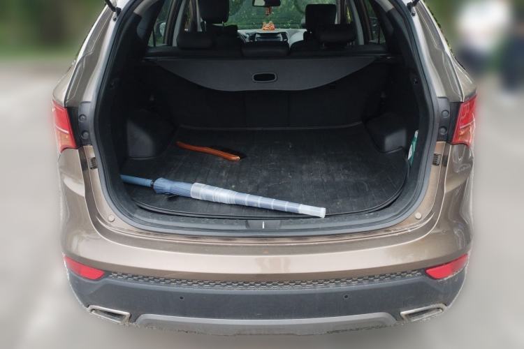 Used Hyundai Santa Fe 2013 2.4L Automatic 2WD Comfort Edition Trunk
