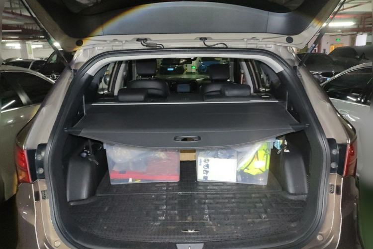 Used Hyundai Santa Fe 2013 Revised Version 2.0T Automatic All-Wheel Drive Top-Tier Trim Trunk