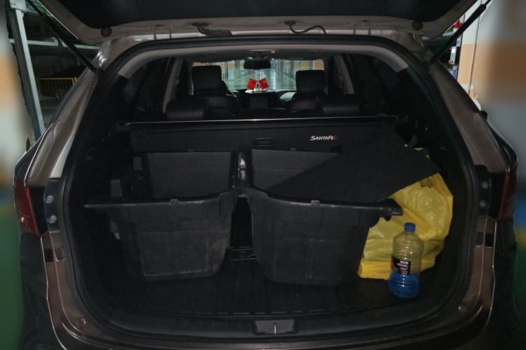 Used Hyundai Santa Fe 2013 2.4L Automatic Two-Wheel Drive Smart Version Trunk