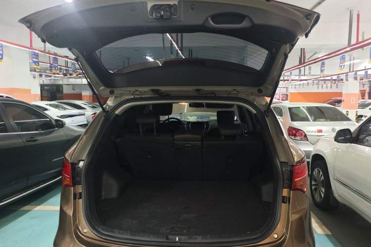 Used Hyundai Santa Fe 2013 2.4L Automatic Two-Wheel Drive Smart Version Trunk
