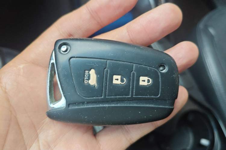 Used Hyundai Santa Fe 2013 2.4L Automatic Two-Wheel Drive Smart Version Vehicle Key
