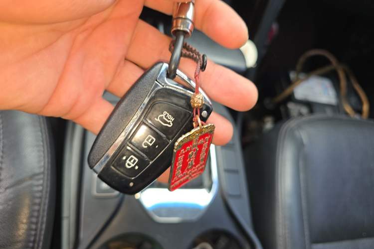 Used Hyundai Santa Fe 2013 2.4L Automatic 4x4 Comfort Edition Vehicle Key