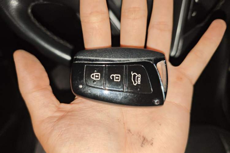 Used Hyundai Santa Fe 2013 Revised Version 2.4L Automatic All-Wheel Drive Smart Type Vehicle Key