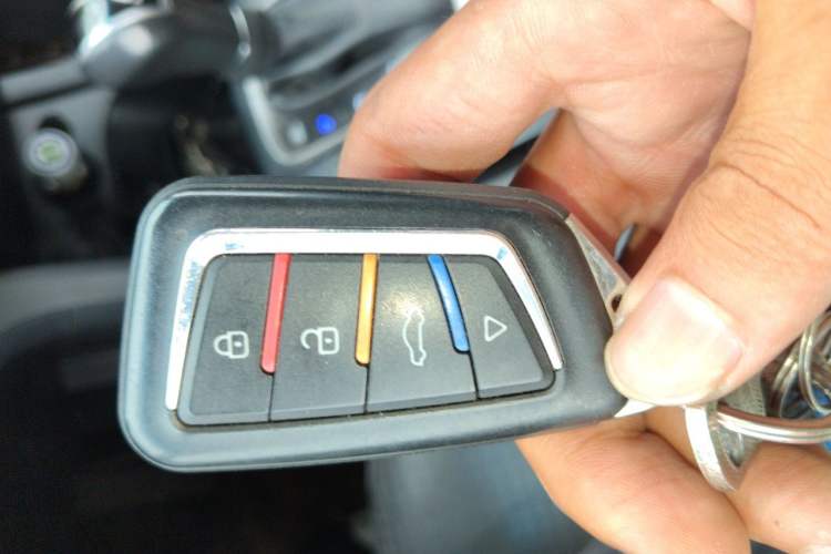 Used Hyundai Santa Fe 2013 2.4L Automatic Two-Wheel Drive Smart Version Vehicle Key