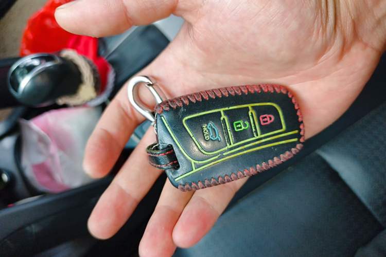 Used Hyundai Santa Fe 2013 2.4L Automatic Two-Wheel Drive Smart Version Vehicle Key