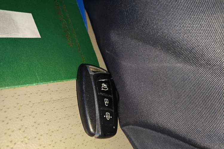 Used Hyundai Santa Fe 2013 2.4L Automatic Two-Wheel Drive Smart Version Vehicle Key