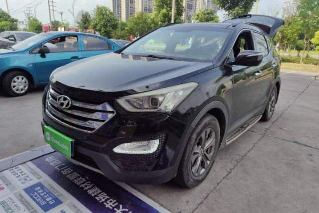 Used Hyundai Santa Fe 2015 2.4L Automatic Two-Wheel Drive Smart Version 5 Seats