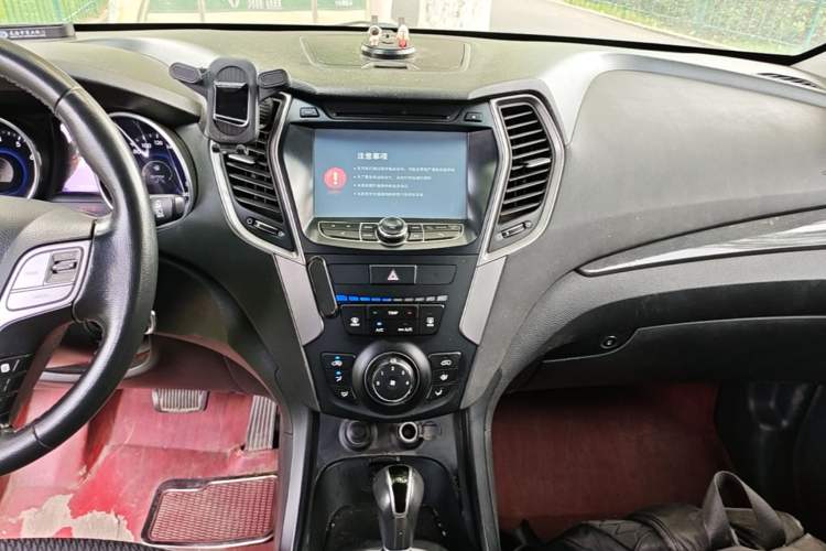 Used Hyundai Santa Fe 2015 2.4L Automatic Two-Wheel Drive Comfort Edition 5 Seats Audio And AC Panel