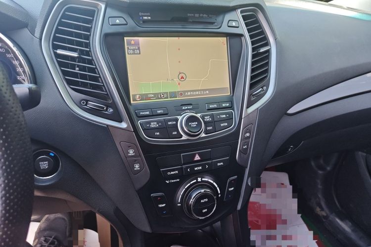 Used Hyundai Santa Fe 2015 2.0T Automatic Two-Wheel Drive Smart Version 5 Seats Audio And AC Panel