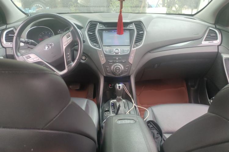 Used Hyundai Santa Fe 2015 2.0T Automatic All-Wheel Drive Smart Version 5 Seats Center Console