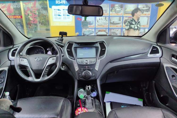 Used Hyundai Santa Fe 2015 2.4L Automatic Two-Wheel Drive Smart Version 5 Seats Center Console