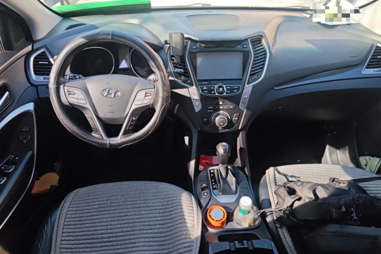 Used Hyundai Santa Fe 2015 2.0T Automatic Two-Wheel Drive Smart Version 5 Seats Center Console