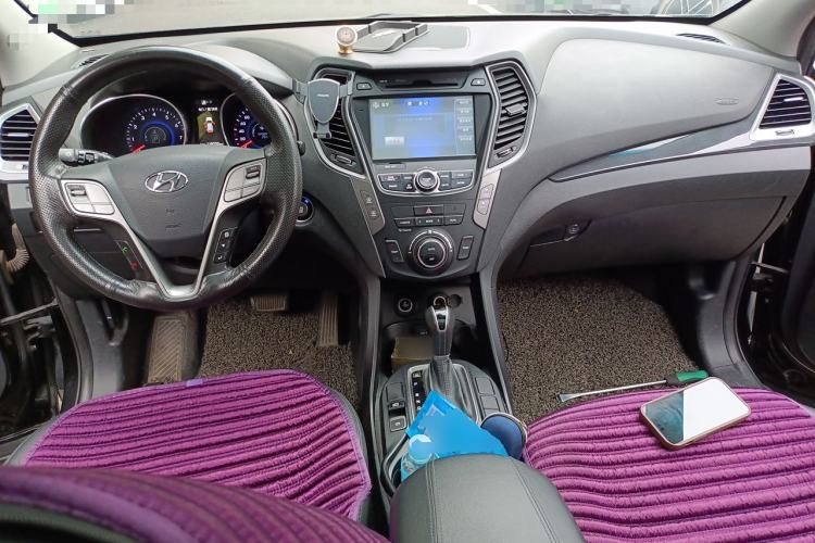 Used Hyundai Santa Fe 2015 2.4L Automatic Two-Wheel Drive Smart Version 5 Seats Center Console