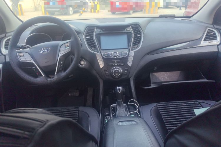 Used Hyundai Santa Fe 2015 2.0T Automatic All-Wheel Drive Smart Version 5 Seats Center Console