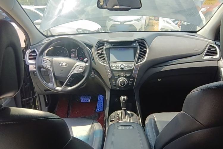 Used Hyundai Santa Fe 2015 2.0T Automatic All-Wheel Drive Smart Version 5 Seats Center Console