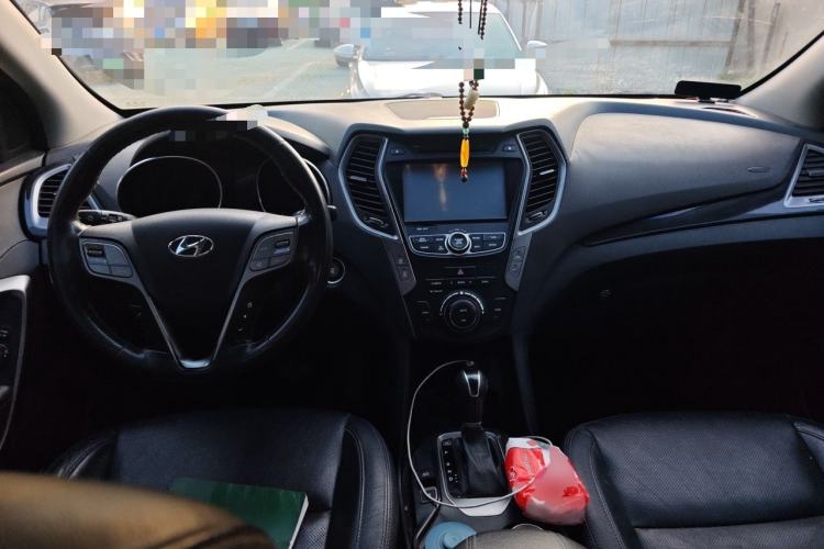 Used Hyundai Santa Fe 2015 2.0T Automatic Two-Wheel Drive Smart Version 5 Seats Center Console